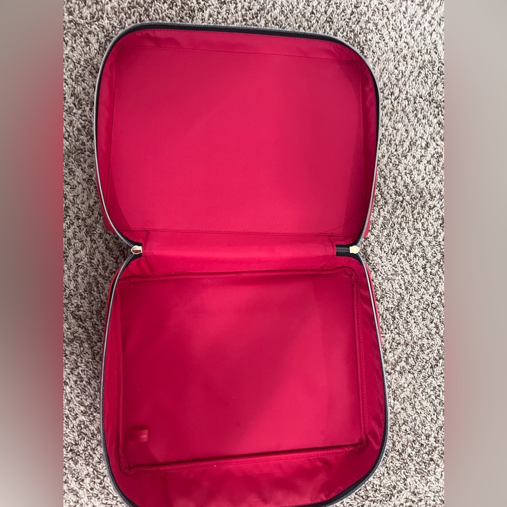 Estée Lauder Case - Picture 5 of 6